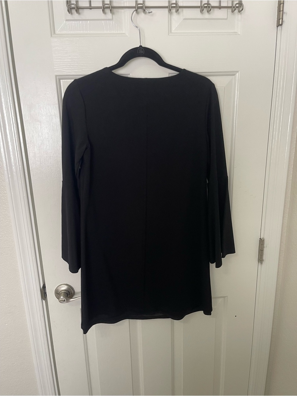 CeCe Bell sleeve dress. Sz 6